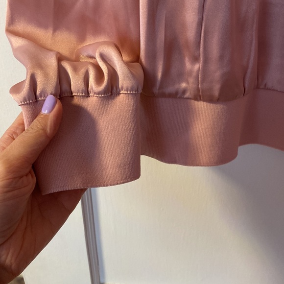 **FINAL CHANCE**Express pink satin V neck shirt - Picture 4 of 6